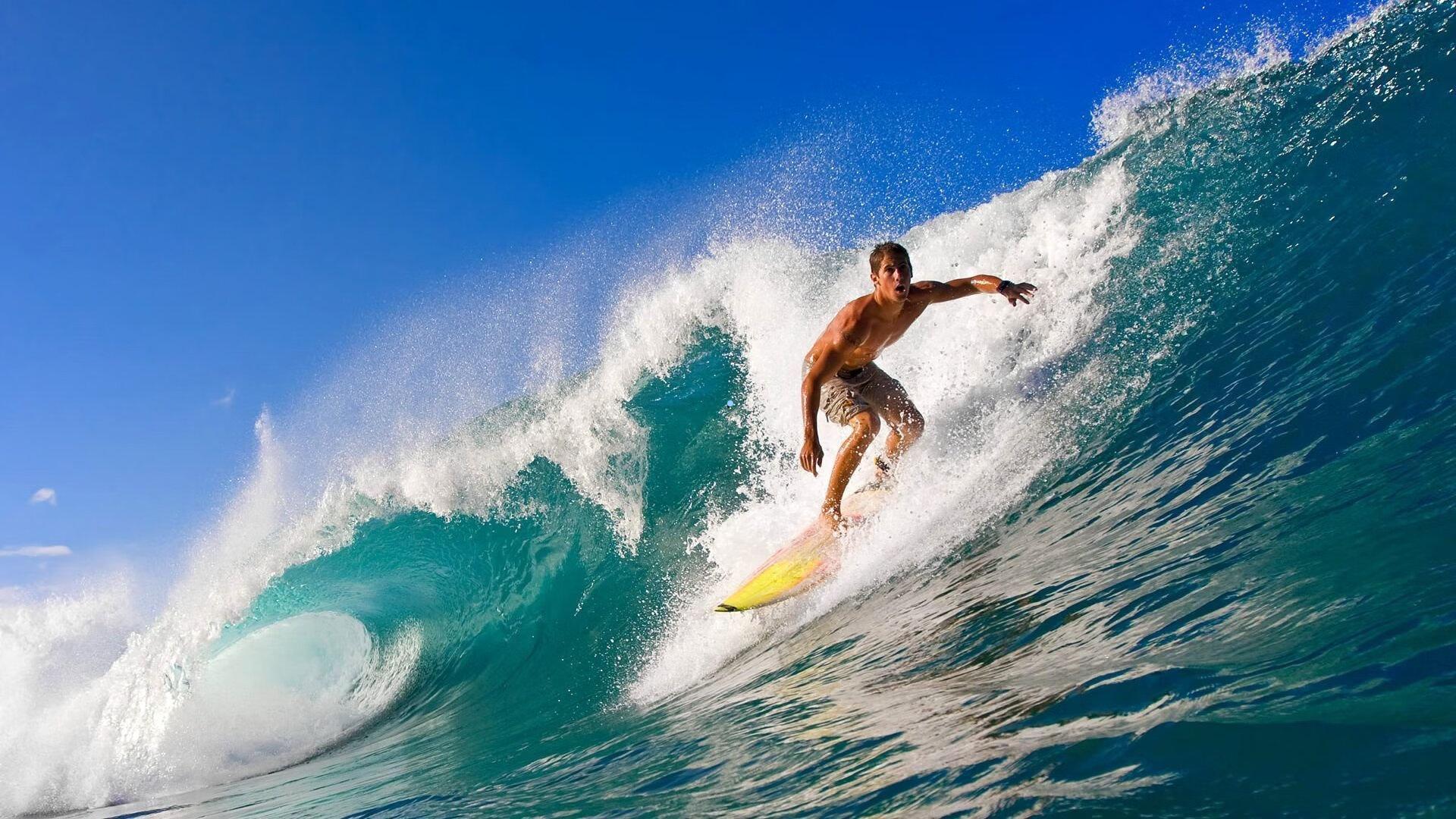 意甲争四关键战役，那不勒斯双核冲击波对阵帕尔马残缺防线，主场不败神话迎终极考验