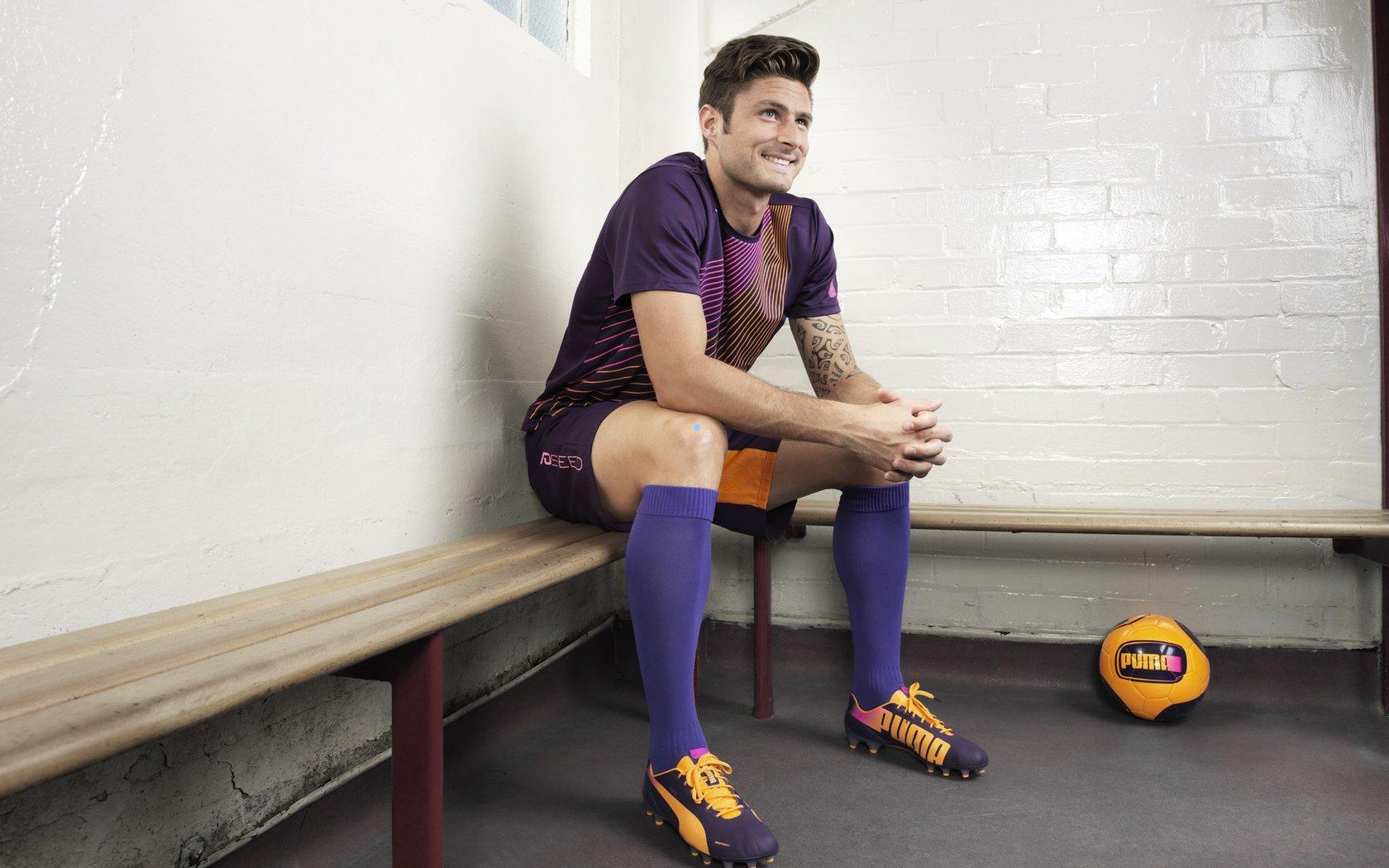 瓦伦西亚官方租借塞尔塔后卫乌奈-努涅斯，防线迎新援