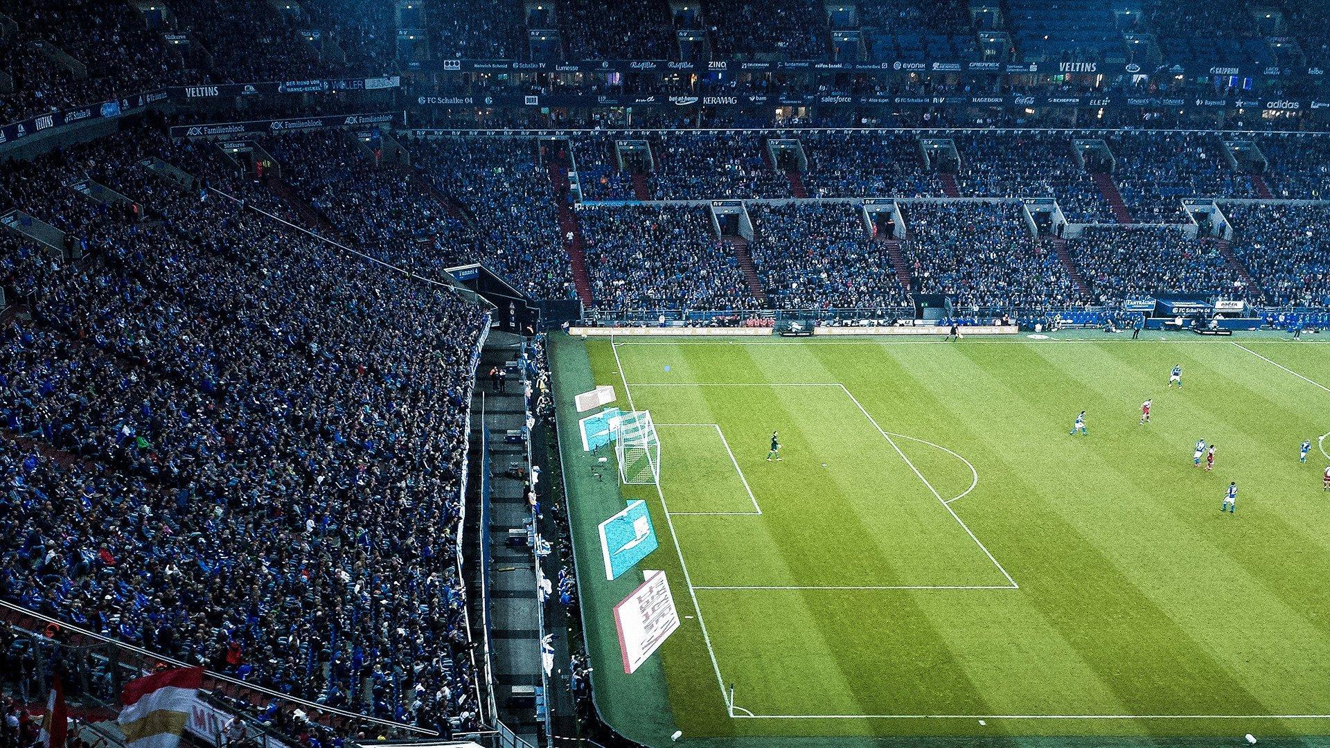 英超列强争相追逐！德甲19岁超新星迪奥曼德身价飙升至1亿欧元，莱比锡强势留人