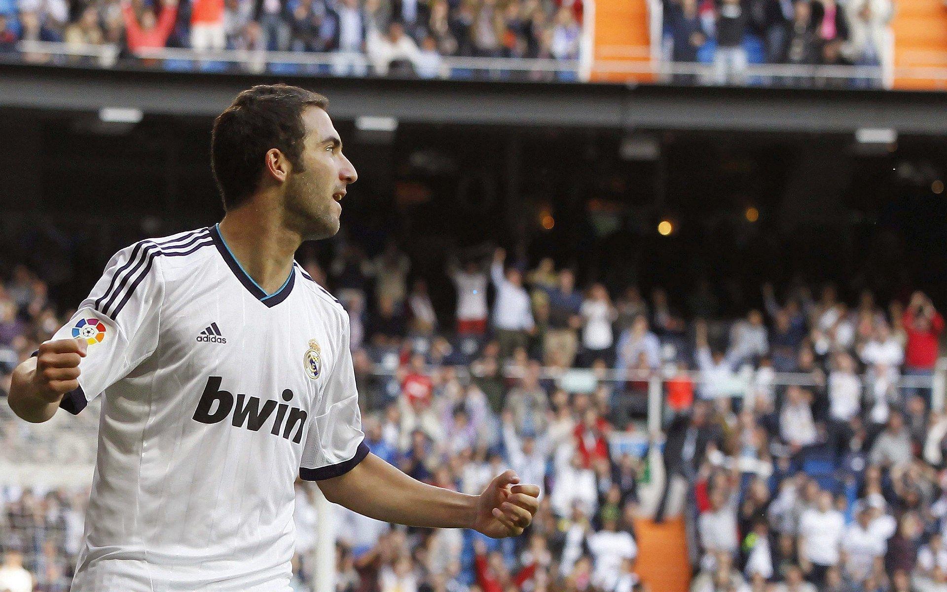 资深足球人士向卡里克提出关键建议,发布会言行需克制,未来规划忌越权